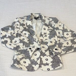 RW&CO. Striking Grey and White Floral Women's Blazer